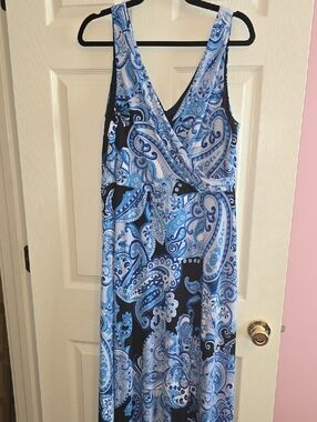 Studio Blue & White Paisley Sleeveless Wrap Maxi‎ Dress